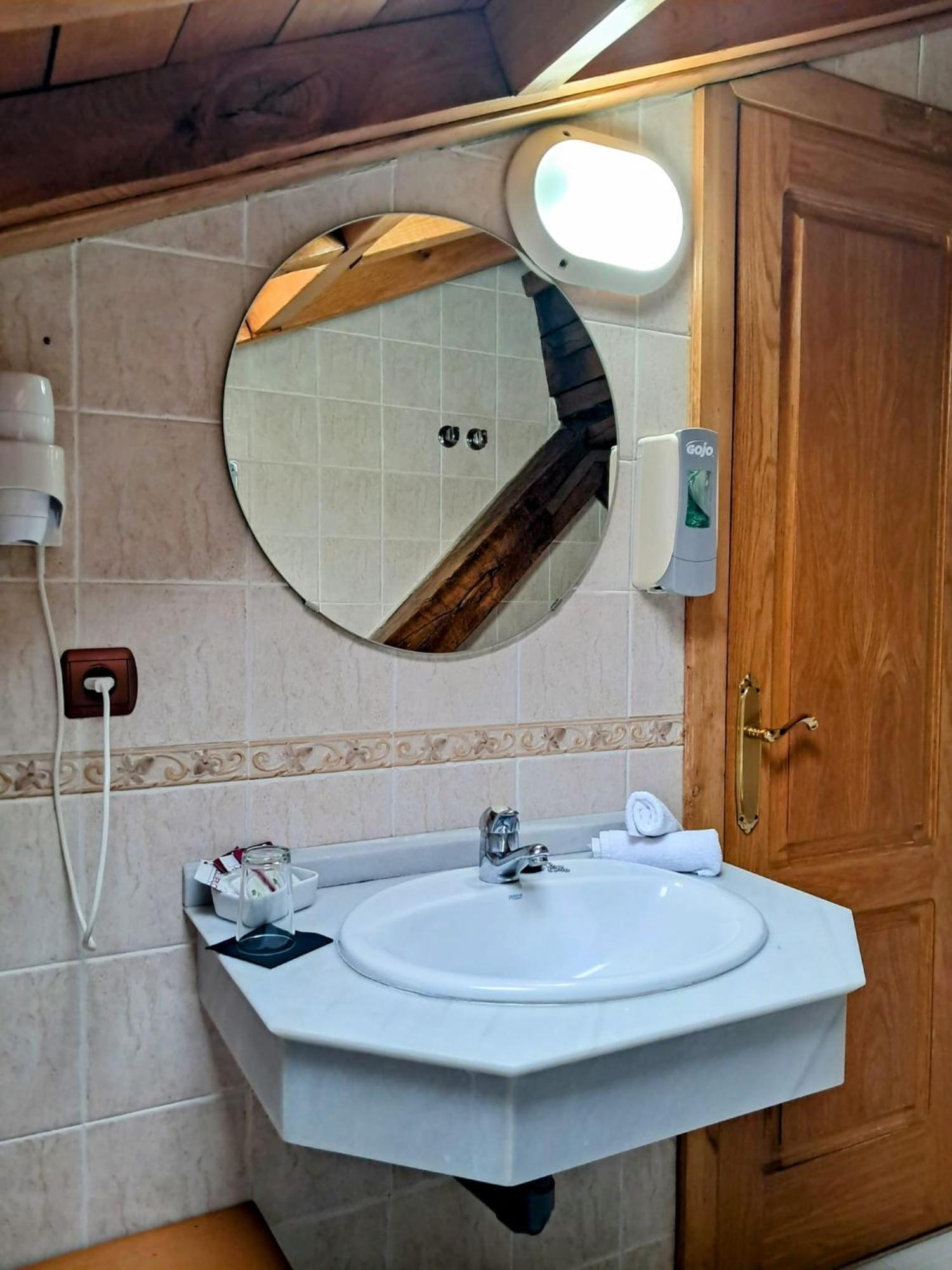 Hotel San Roque Рейноса Екстер'єр фото