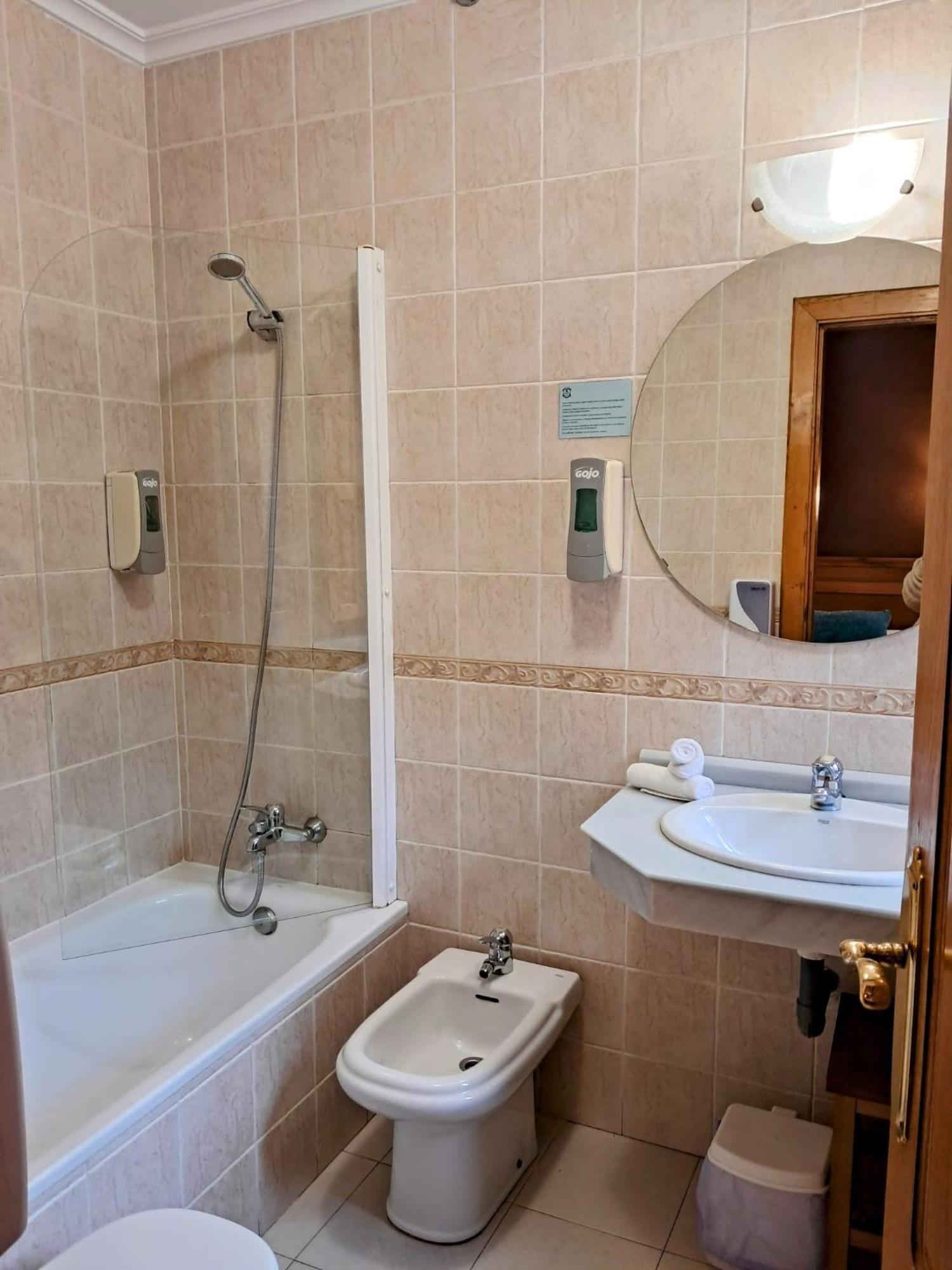 Hotel San Roque Рейноса Екстер'єр фото